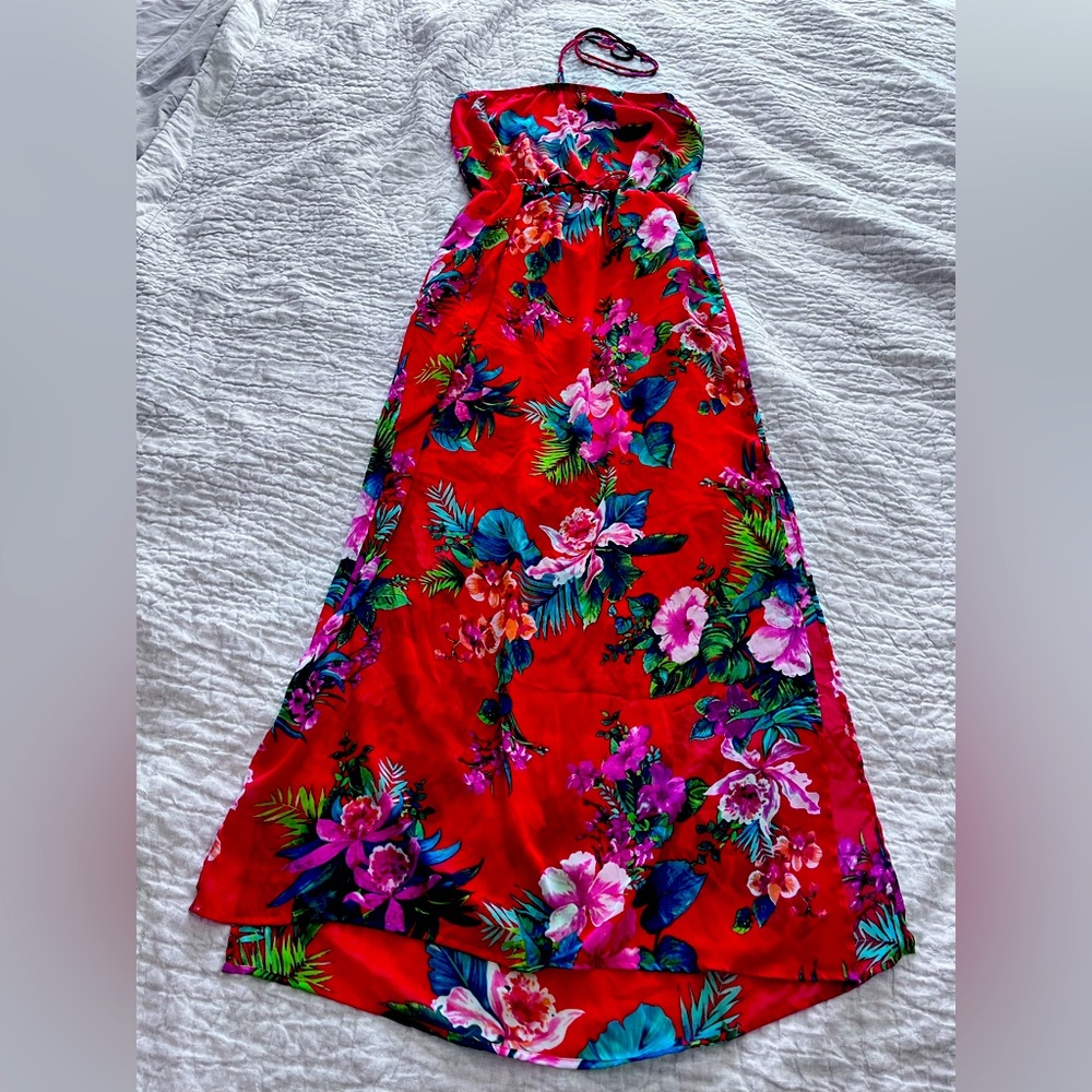 Adorable Noble U halter dress